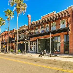 stunning-studio-in-ybor-city-by-frontdesk.hotelstampa.org/